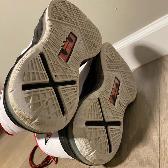 Nike Lebron X main image 1